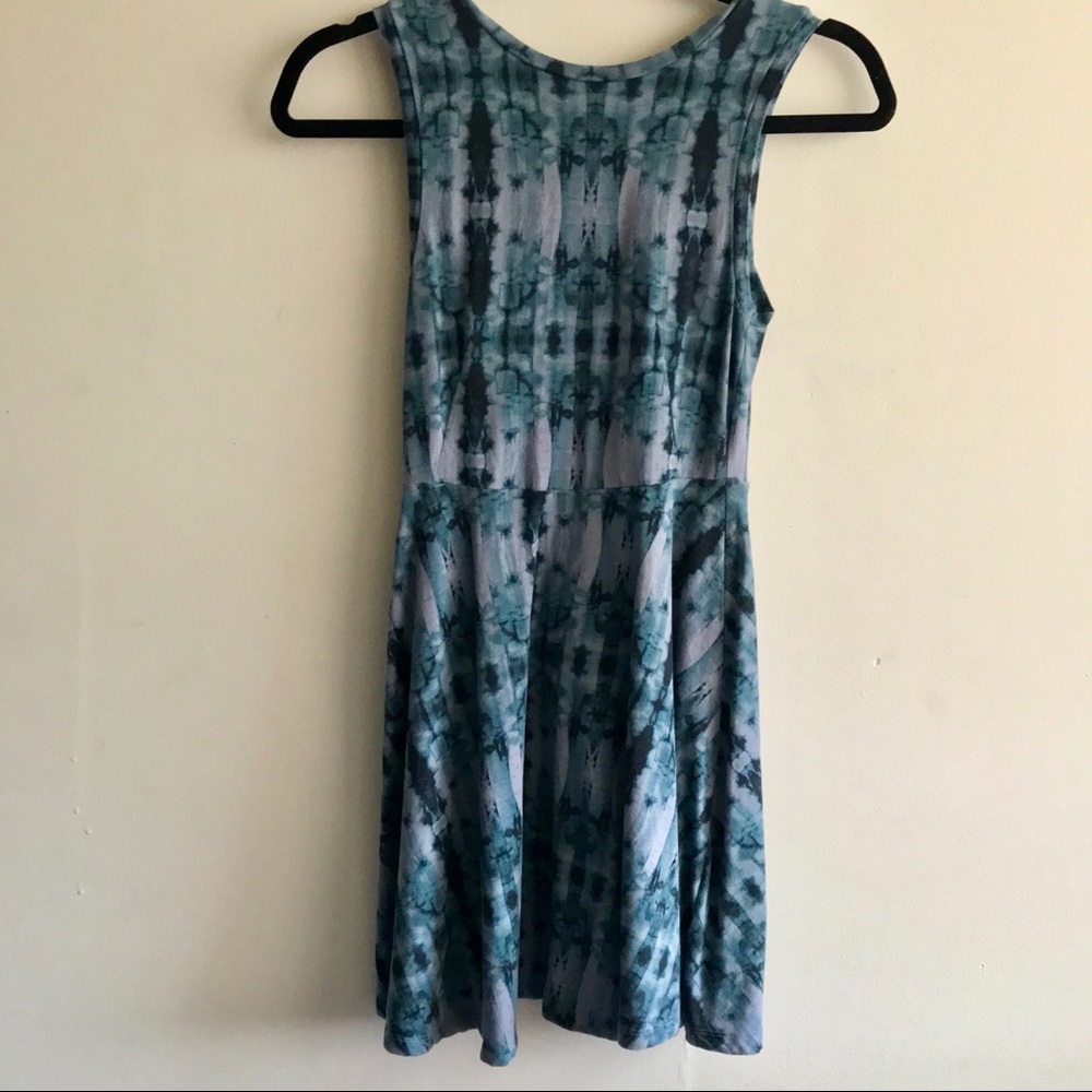 Cool blue/teal tie-dye mix Vans dress!